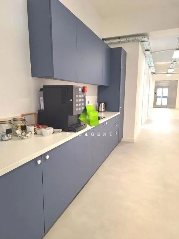 Rent, office space, 28m², Medijana, Niš