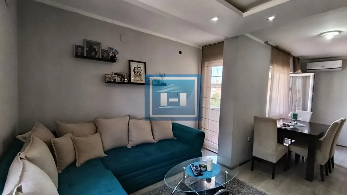 Prodaja, trosoban stan, 83m², Vašarište, Jagodina