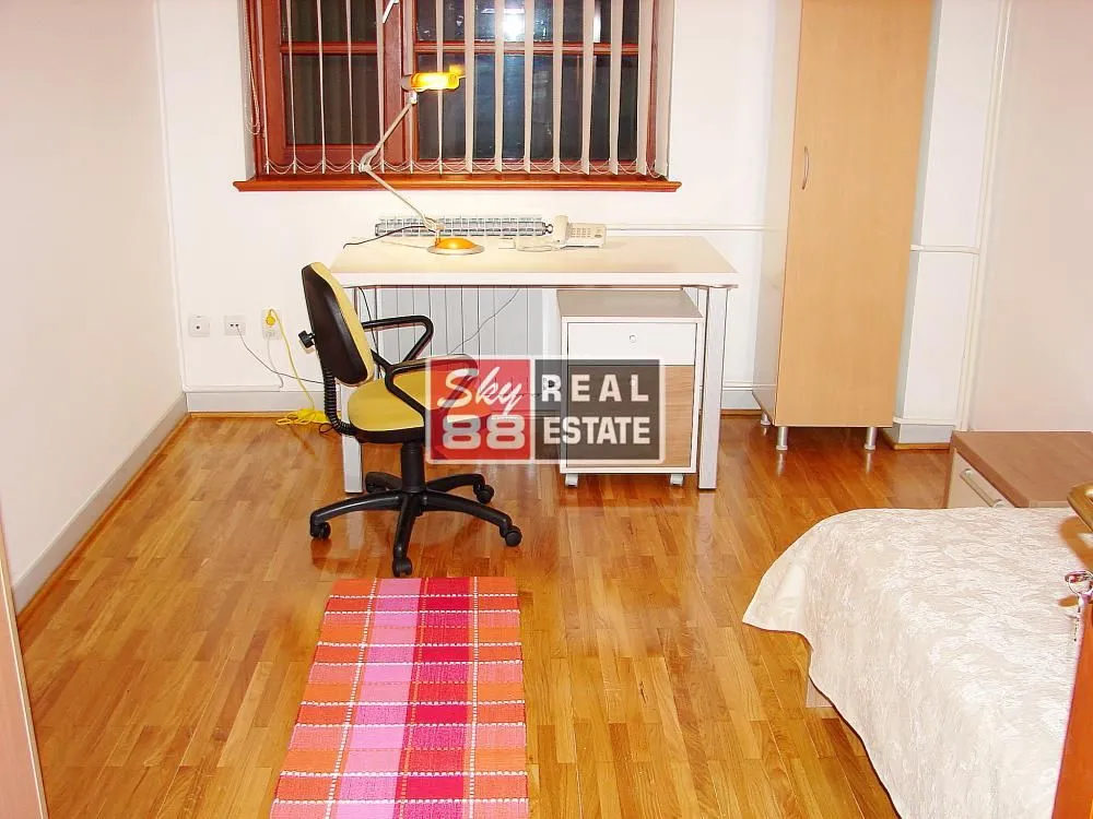 Rent, house, 450m², Savski Venac, Beograd