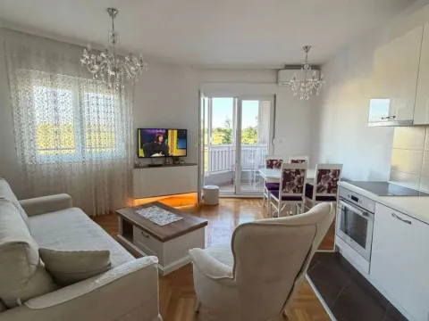 Rent, one bedroom apartment, 50m², Stari Aerodrom, Podgorica - image 1