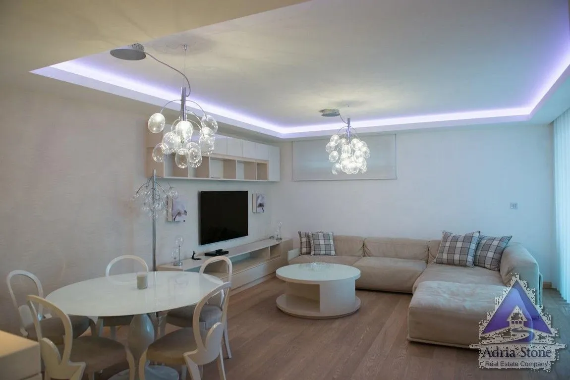Rent, one bedroom apartment, 77m², Centar, Budva