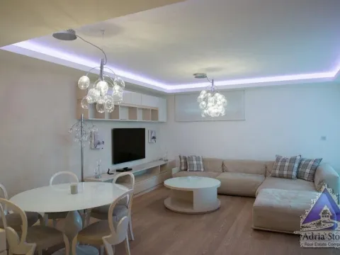 Rent, one bedroom apartment, 77m², Centar, Budva - image 7