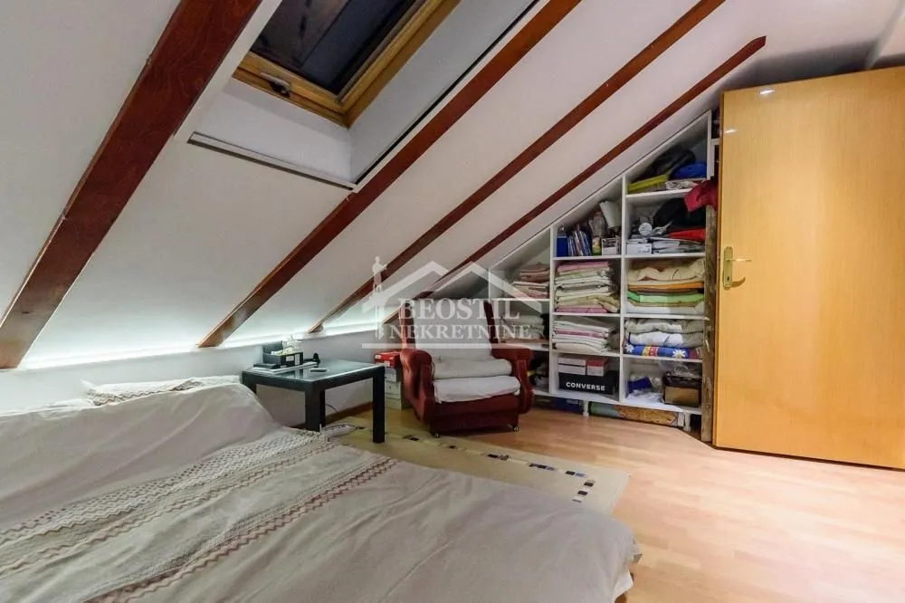 Prodaja, četvorosoban stan, 104m², Stari Grad, Beograd