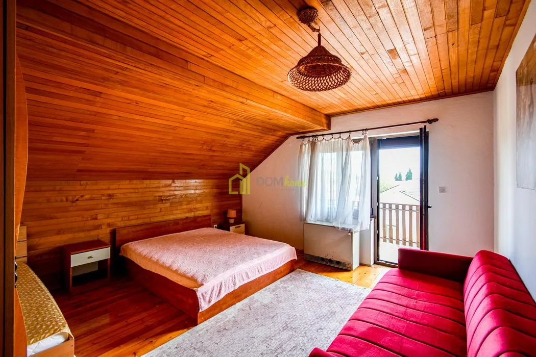 Sale, house, 370m², Tološi, Podgorica