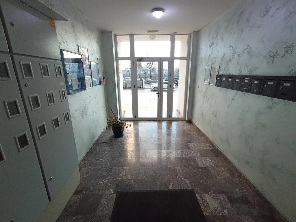 Izdavanje, trosoban stan, 90m², Podgorica, Crna Gora