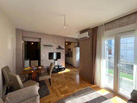 Prodaja, jednosoban stan, 46m², Stari Aerodrom, Podgorica - image 1
