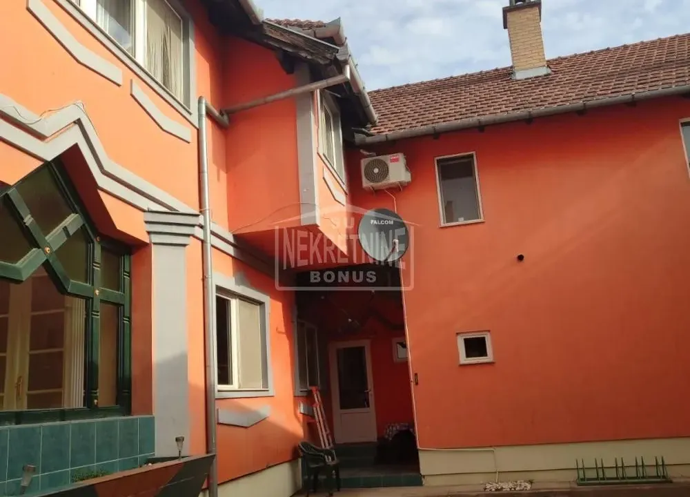 Prodaja, kuća, 388m², Centar, Subotica