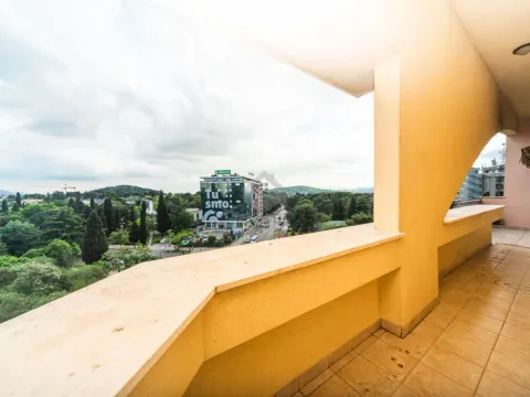 Prodaja, četvorosoban stan, 355m², Preko Morače, Podgorica - image 26