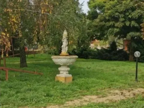 Sale, house, 550m², Irig, Srbija - image 11