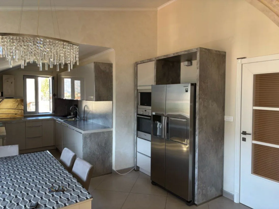Sale, two bedroom apartment, 100m², Dobrota, Kotor