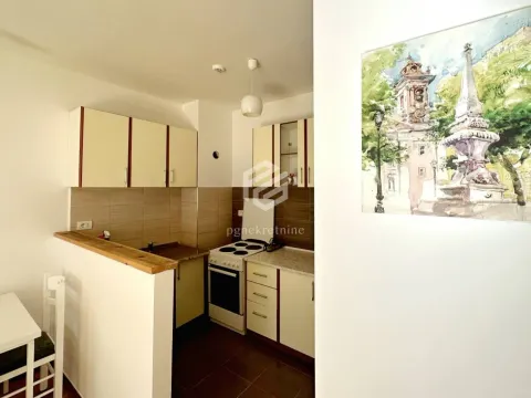 Prodaja, jednosoban stan, 50m², City Kvart, Podgorica - image 2