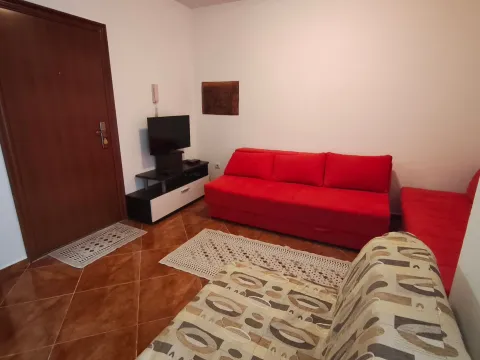 Izdavanje, jednosoban stan, 38m², Baošići, Herceg Novi - image 2