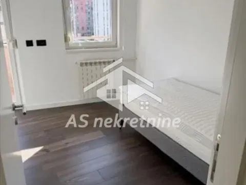 Izdavanje, četvorosoban stan, 80m², Savski Venac, Beograd - image 9