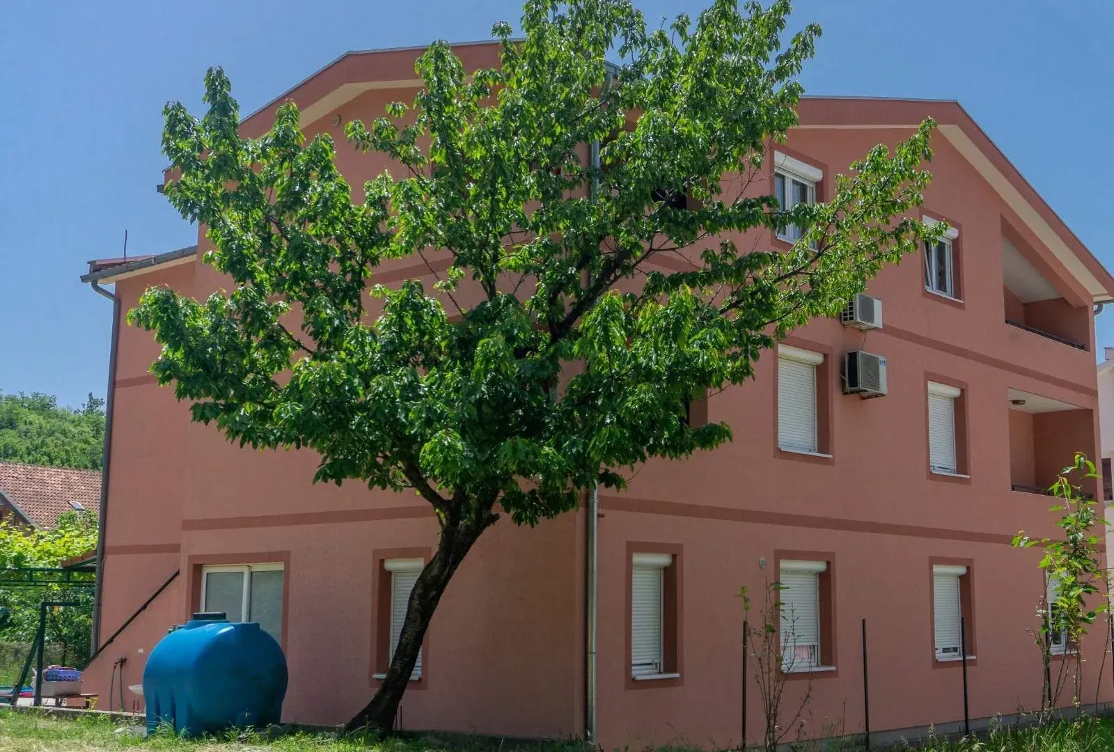 Prodaja, kuća, 700m², Lastva Grbaljska, Kotor