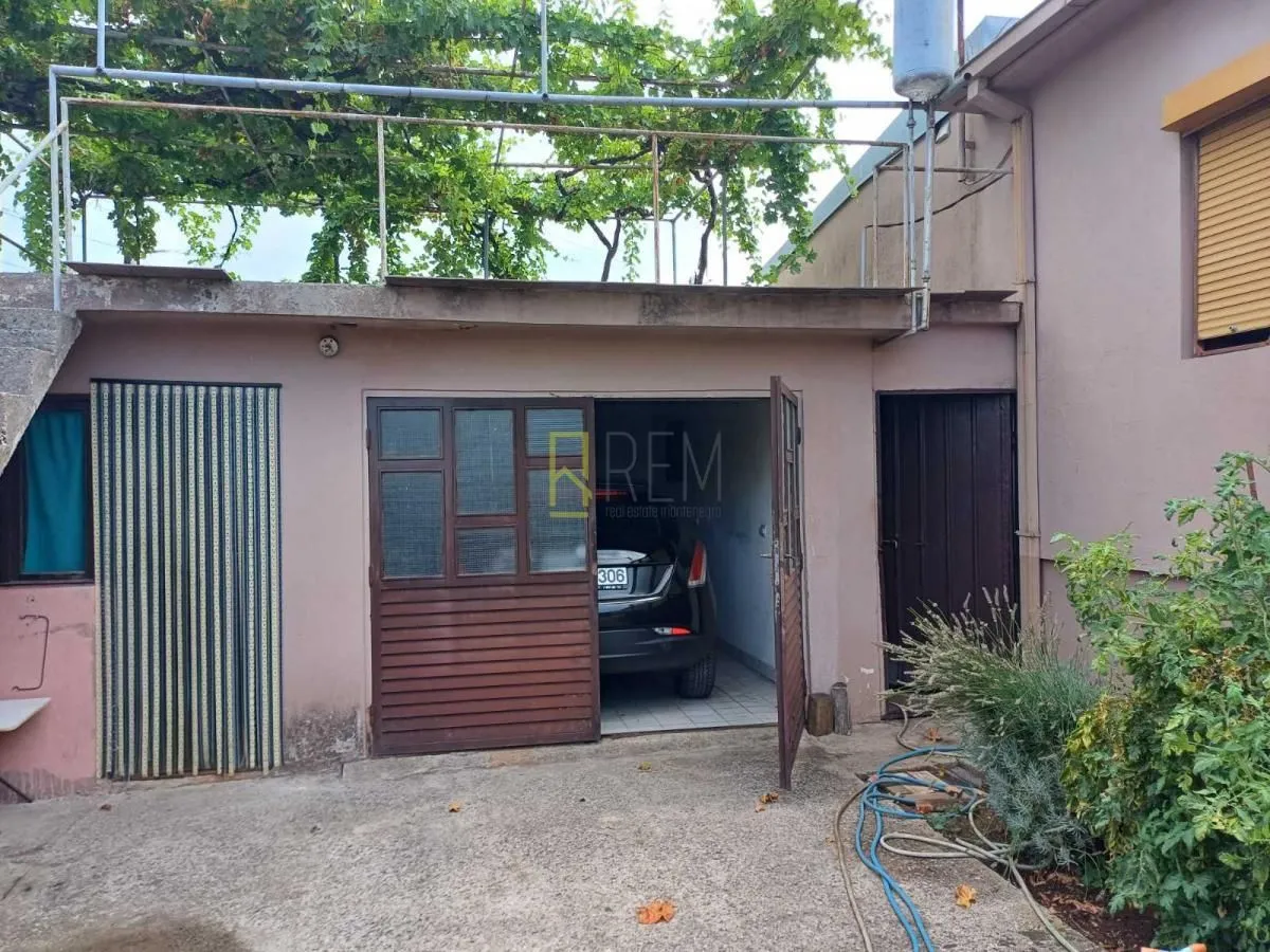 Sale, house, 161m², Tološi, Podgorica