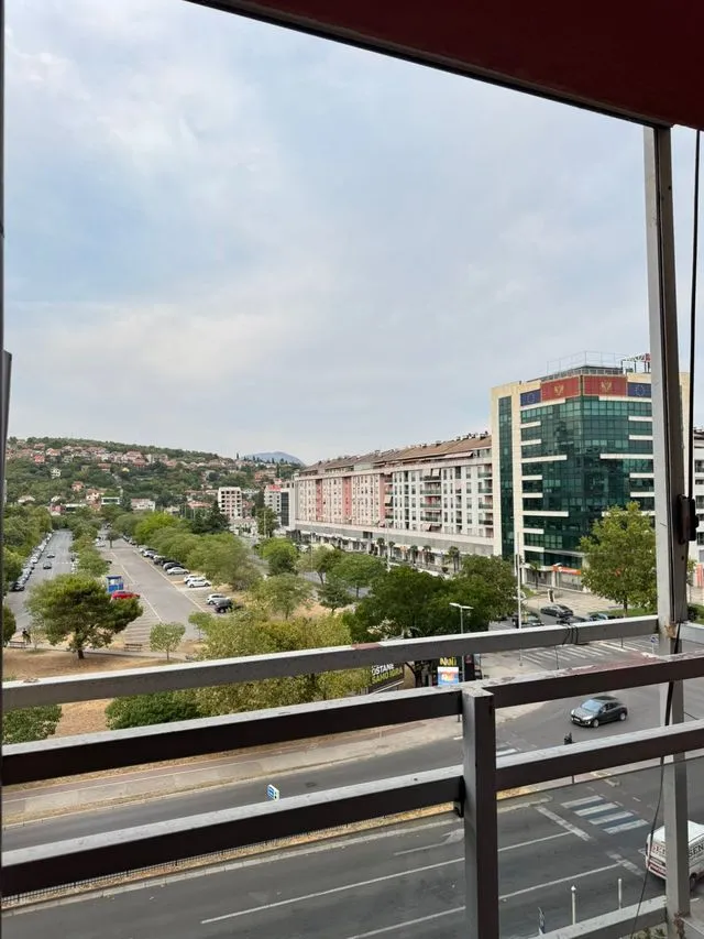 Izdavanje, trosoban stan, 95m², Preko Morače, Podgorica