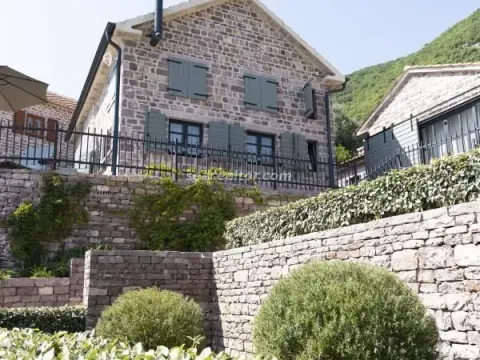 Prodaja, kuća, 293m², Tivat, Crna Gora - image 6