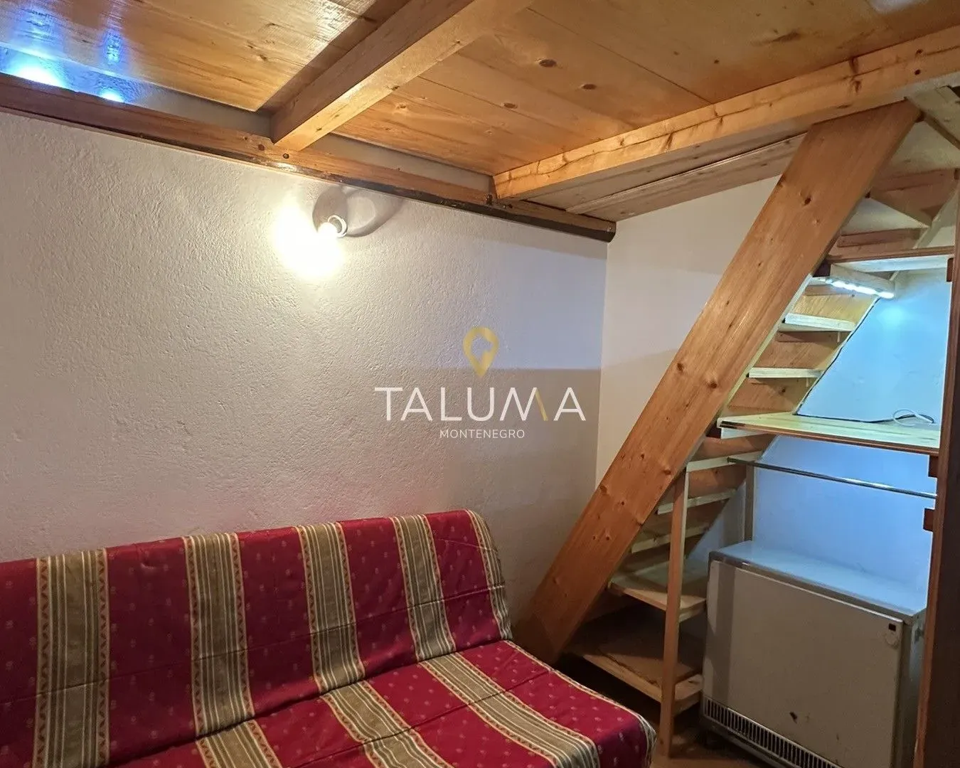 Izdavanje, trosoban stan, 120m², Vranići, Podgorica