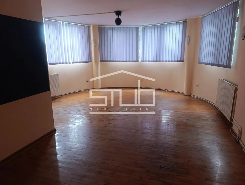 Izdavanje, kuća, 200m², Filmski Grad, Beograd