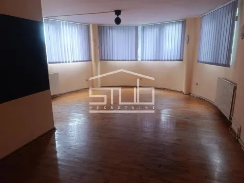 Izdavanje, kuća, 200m², Filmski Grad, Beograd - image 11