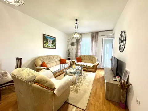 Rent, two bedroom apartment, 66m², Stari Aerodrom, Podgorica - image 2