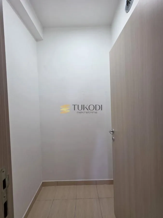 Prodaja, četvorosoban stan, 90m², Adamovićevo Naselje, Novi Sad Sve Podlokacije