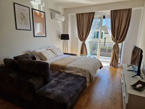 Izdavanje, stan, 41m², Podgorica, Crna Gora - image 1