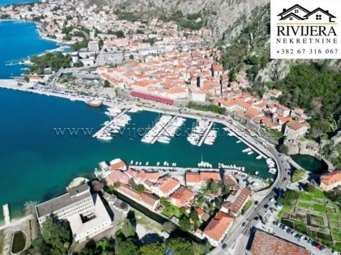 Prodaja, kuća, 300m², Centar, Kotor - image 6