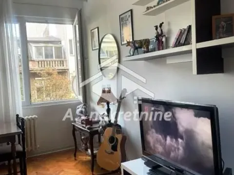 Rent, three bedroom apartment, 70m², Vračar Sve Podlokacije, Beograd - image 5