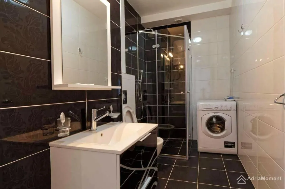 Prodaja, trosoban stan, 140m², Donja Lastva, Tivat