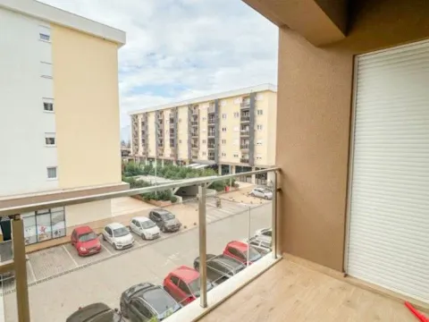 Izdavanje, dvosoban stan, 72m², City Kvart, Podgorica - image 7