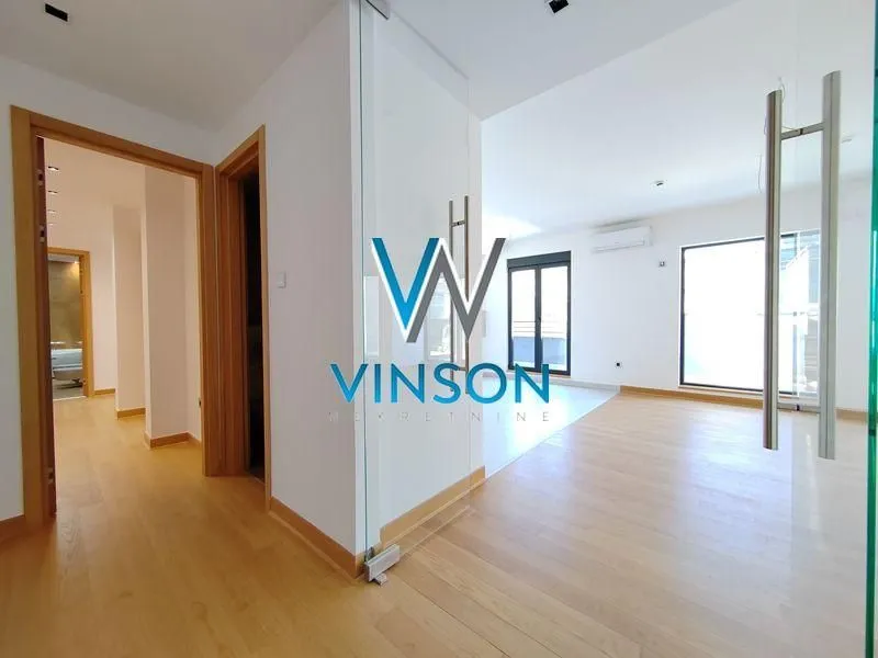 Prodaja, četvorosoban stan, 240m², Adamovićevo Naselje, Novi Sad Sve Podlokacije