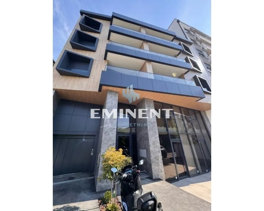 Rent, three bedroom apartment, 65m², Čubura, Beograd