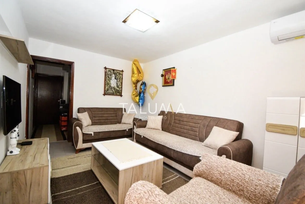 Sale, house, 300m², Stari Aerodrom, Podgorica