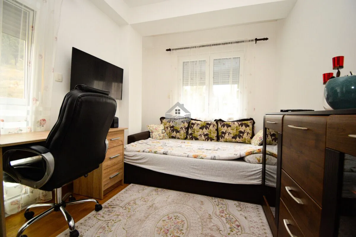Izdavanje, trosoban stan, 80m², Ljubović, Podgorica