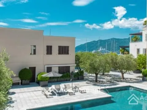 Prodaja, dvosoban stan, 148m², Tivat, Crna Gora - image 5