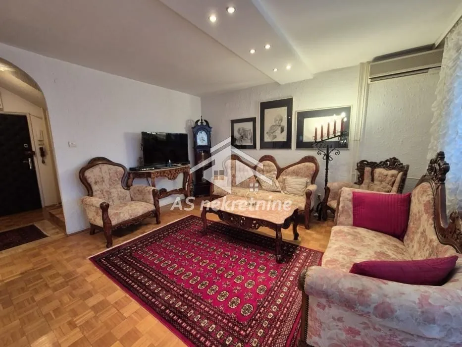 Izdavanje, trosoban stan, 85m², Novi Beograd Blok 63, Novi Beograd Sve Podlokacije