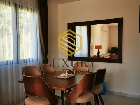 Izdavanje, kuća, 200m², Krimovica, Kotor - image 4