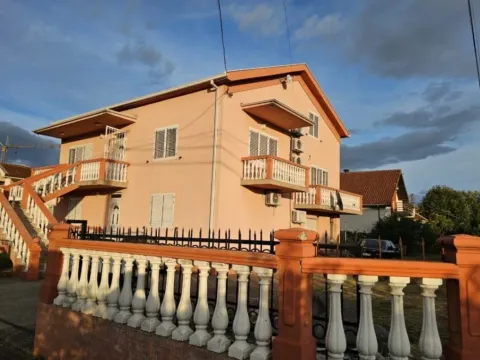 Prodaja, kuća, 236m², Tološi, Podgorica