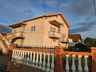 Prodaja, kuća, 236m², Tološi, Podgorica - image 1