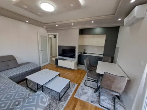 Izdavanje, dvosoban stan, 66m², Pobrežje, Podgorica - image 3