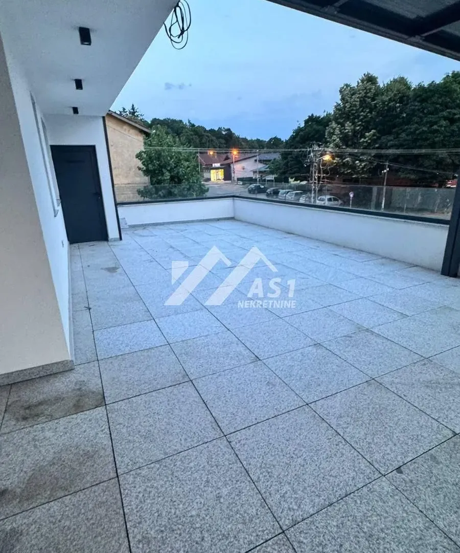 Izdavanje, trosoban stan, 97m², Sremska Kamenica, Petrovaradin