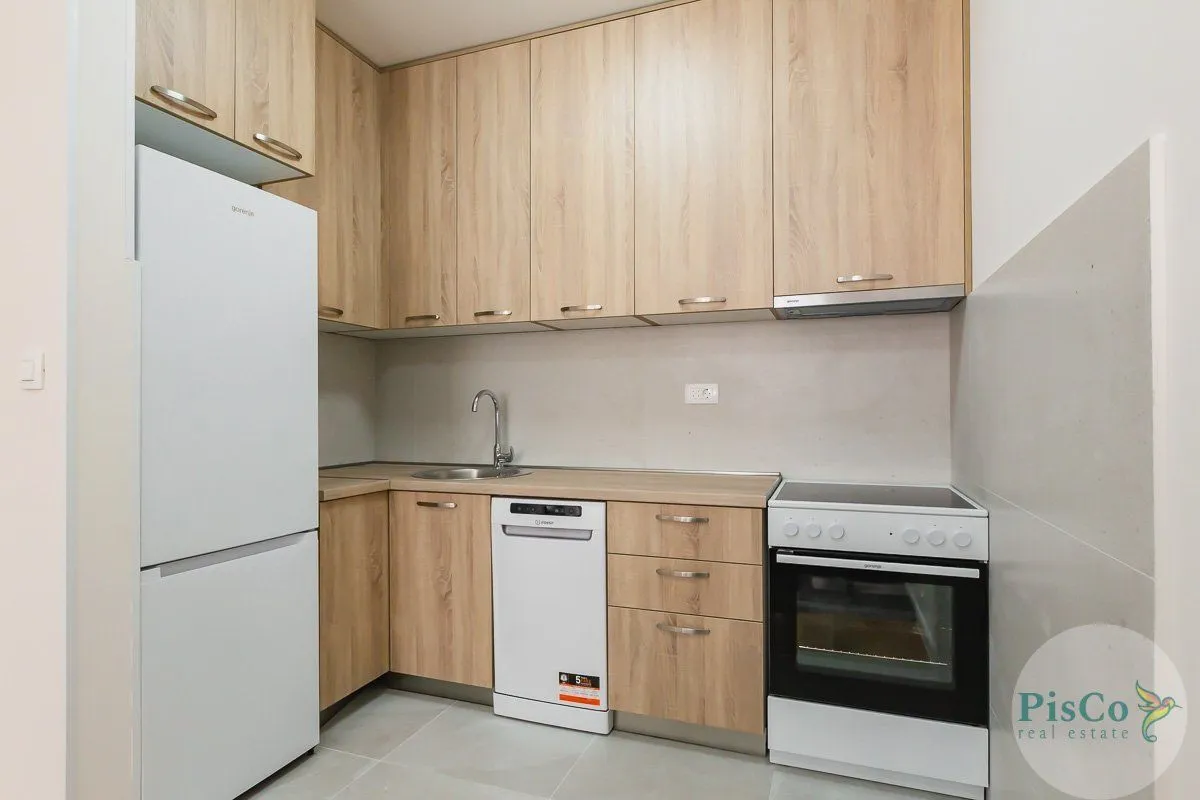 Izdavanje, jednosoban stan, 50m², Central Point, Podgorica