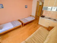 Izdavanje, garsonjera, 25m², Centar, Budva - image 1