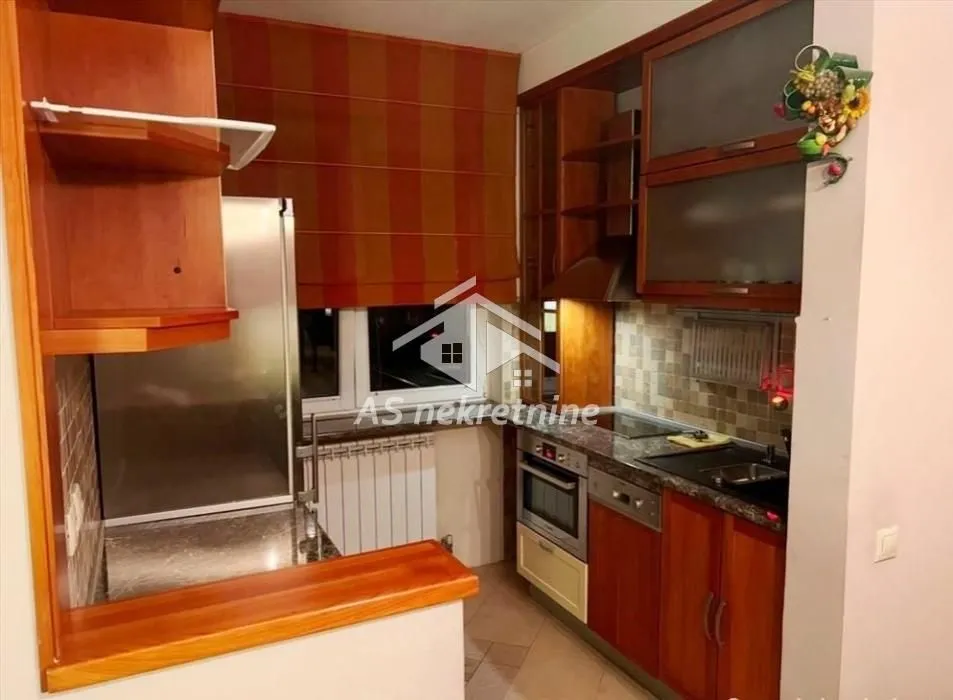 Izdavanje, stan, 74m², Đeram Pijaca, Beograd