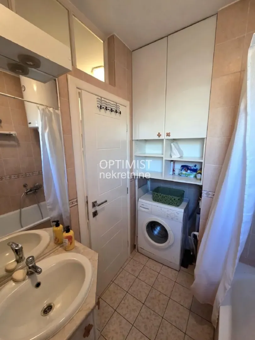 Izdavanje, dvosoban stan, 64m², Vračar Centar, Vračar Sve Podlokacije