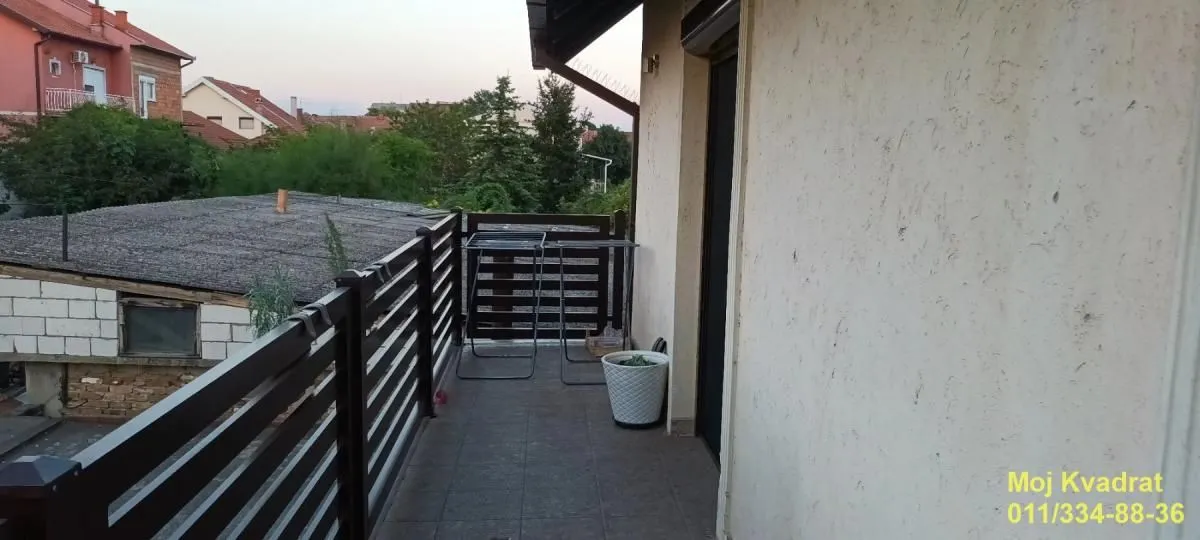 Prodaja, trosoban stan, 111m², Borča 1, Borča Sve Podlokacije