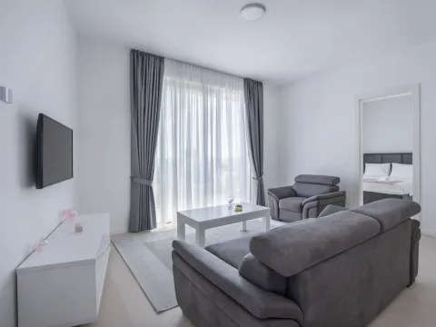Rent, two bedroom apartment, 51m², Bečići, Budva - image 4