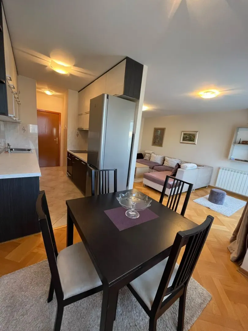 Prodaja, dvosoban stan, 77m², Stari Aerodrom, Podgorica