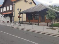 Izdavanje, poslovni prostor, 45m², Centar, Kolašin - image 1
